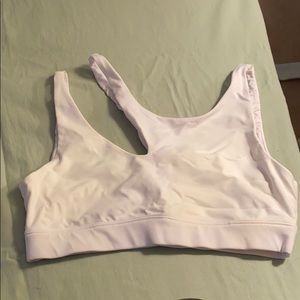 Peak bra- small discoloration -> see pictures